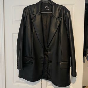 OVERSIZED “LEATHER” BLAZER